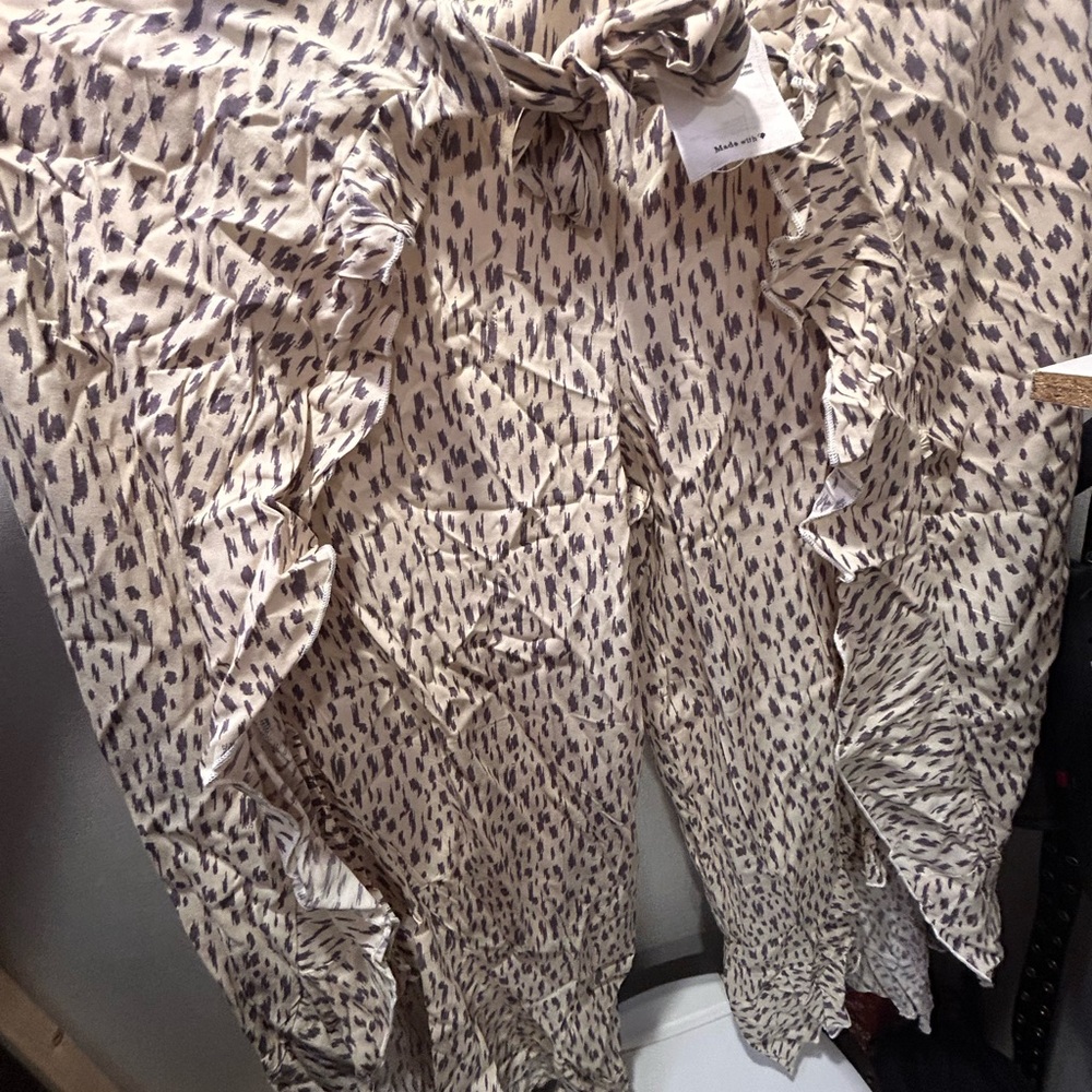 Women’s Ruffle Midi Skirt in Beige Speckle